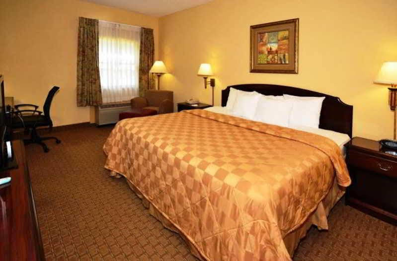 Clarion Pointe Charlottesville Kültér fotó